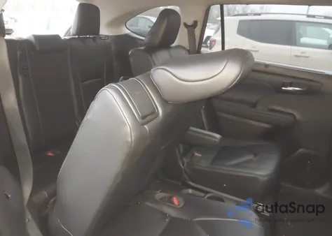 2023 Toyota Highlander Xle z USA, uszkodzony, nr VIN 5TDKDRAH0PS010878